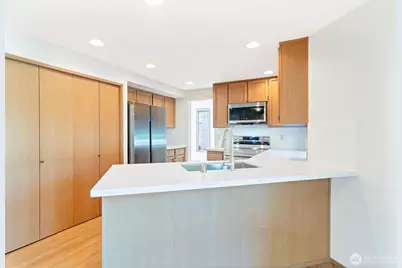 25746 SE 39th Street, Sammamish, WA 98029 - Photo 13