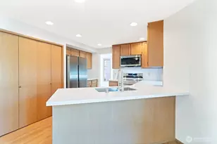 25746 SE 39th St, Sammamish, WA 98029 - Photo 13