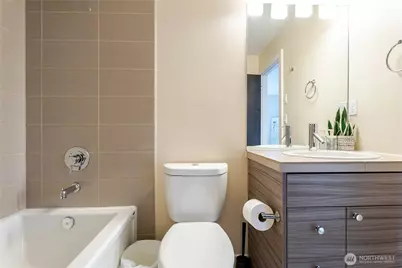 725 17th Avenue #Unit A, Seattle, WA 98122 - Photo 33