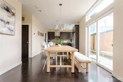 725 17th Avenue #Unit A, Seattle, WA 98122 - Photo 3