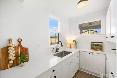 3443 21st Avenue W, Seattle, WA 98199 - Photo 19