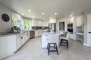 1621 Edgemoor Ln, Everett, WA 98203 - Photo 9