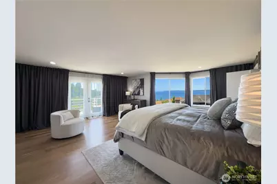 1621 Edgemoor Lane, Everett, WA 98203 - Photo 3