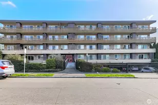 4444 44th Ave SW, Seattle, WA 98116 - Photo 3