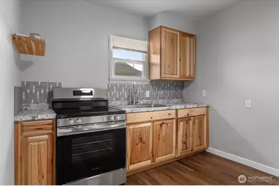 910 Walker Avenue, Wenatchee, WA 98801 - Photo 11