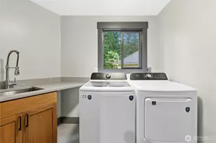 25711 SE 31st Pl, Sammamish, WA 98075 - Photo 17