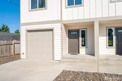 1070 S Grand Drive, Moses Lake, WA 98837 - Photo 3