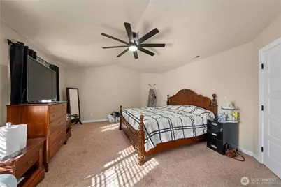 11410 Waller Road E, Tacoma, WA 98446 - Photo 13