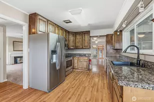 2714 Louisiana St, Longview, WA 98632 - Photo 5