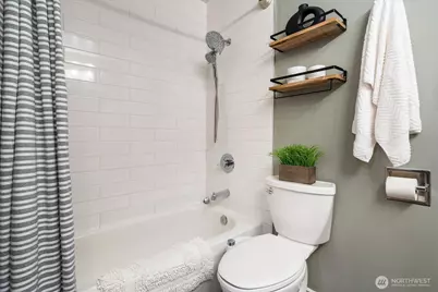 3820 NE 155th Place #403, Lake Forest Park, WA 98155 - Photo 13