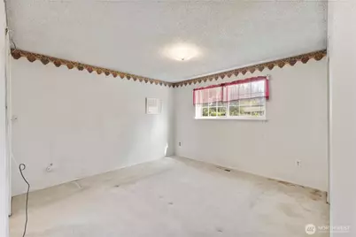 10730 Rampart Drive E, Puyallup, WA 98374 - Photo 19