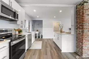 6058 6th Ave NE, Seattle, WA 98115 - Photo 9