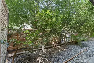 275 W Roy St, Seattle, WA 98119 - Photo 21