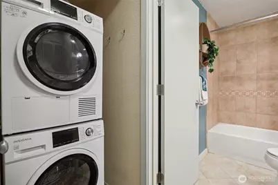 275 W Roy Street #114, Seattle, WA 98119 - Photo 19