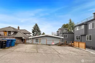 633 W Emerson St, Seattle, WA 98119 - Photo 11