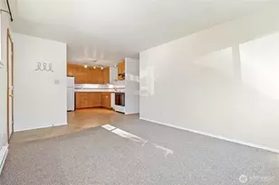 633 W Emerson St, Seattle, WA 98119 - Photo 17