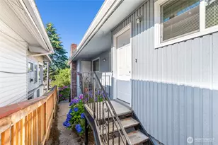 633 W Emerson St, Seattle, WA 98119 - Photo 13