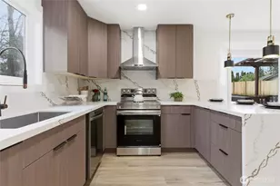 8828 NE 152nd St, Kenmore, WA 98028 - Photo 11