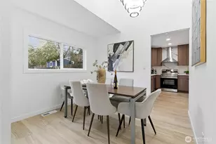 8828 NE 152nd St, Kenmore, WA 98028 - Photo 9