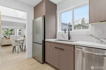 8828 NE 152nd Street, Kenmore, WA 98028 - Photo 13