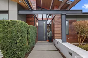 1014 Belfair Rd, Bellevue, WA 98004 - Photo 1