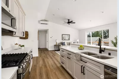 4817 Lawrence Avenue, Freeland, WA 98249 - Photo 17