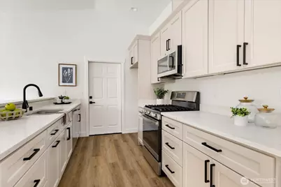 4817 Lawrence Avenue, Freeland, WA 98249 - Photo 15