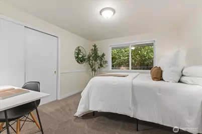 221 8th Avenue W, Kirkland, WA 98033 - Photo 9