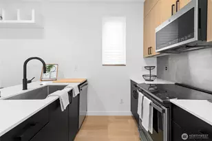 10354 Wallingford Ave N, Seattle, WA 98133 - Photo 9