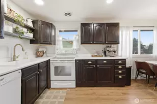 2707 W 6th Pl, Kennewick, WA 99336 - Photo 9