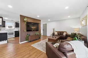 2707 W 6th Pl, Kennewick, WA 99336 - Photo 3