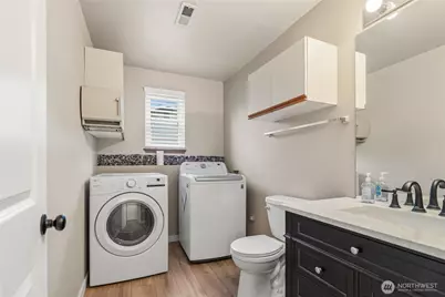 2401 185th Place SE, Bothell, WA 98012 - Photo 13