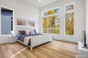 10626 E Riverside Dr, Bothell, WA 98011 - Photo 5