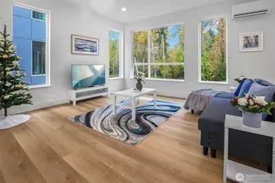 10626 E Riverside Dr, Bothell, WA 98011 - Photo 3