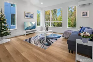 10626 E Riverside Dr, Bothell, WA 98011 - Photo 3