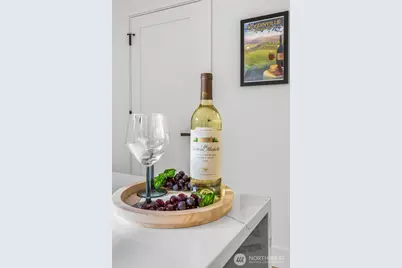 10626 E Riverside Dr, Bothell, WA 98011 - Photo 21