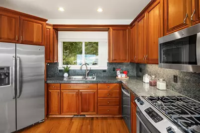 1458 W Lake Sammamish Parkway NE, Bellevue, WA 98008 - Photo 7