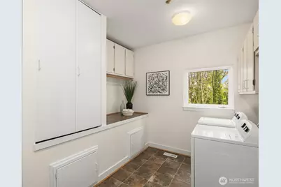 1458 W Lake Sammamish Parkway NE, Bellevue, WA 98008 - Photo 17