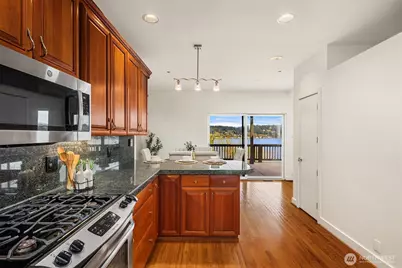 1458 W Lake Sammamish Parkway NE, Bellevue, WA 98008 - Photo 5