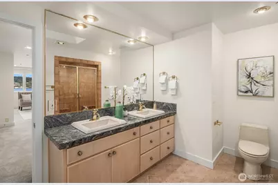 1458 W Lake Sammamish Parkway NE, Bellevue, WA 98008 - Photo 23