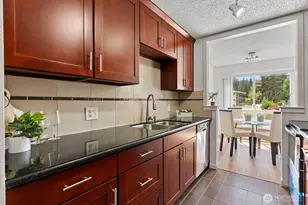 12701 NE 9th Pl, Bellevue, WA 98005 - Photo 11