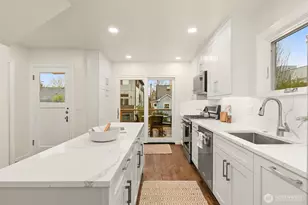 821 NW 57th St, Seattle, WA 98107 - Photo 9