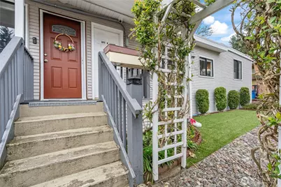 13324 30th Avenue NE, Seattle, WA 98125 - Photo 1