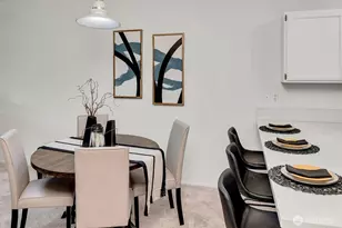 12323 NE 97th St, Kirkland, WA 98033 - Photo 9