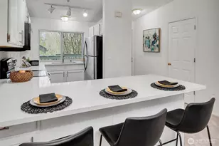 12323 NE 97th St, Kirkland, WA 98033 - Photo 5