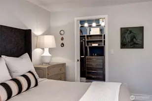 5205 W Mercer Pl, Mercer Island, WA 98040 - Photo 23