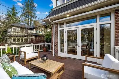 939 21st Avenue E, Seattle, WA 98112 - Photo 17