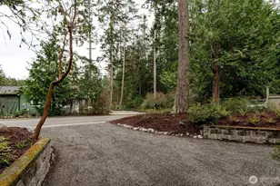 2201 Ebony St, Port Townsend, WA 98368 - Photo 3