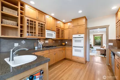 1843 41st Avenue E, Seattle, WA 98112 - Photo 11
