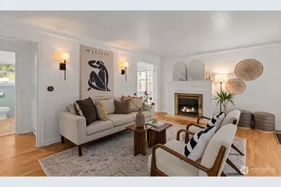 9732 15th Avenue NE, Seattle, WA 98115 - Photo 3